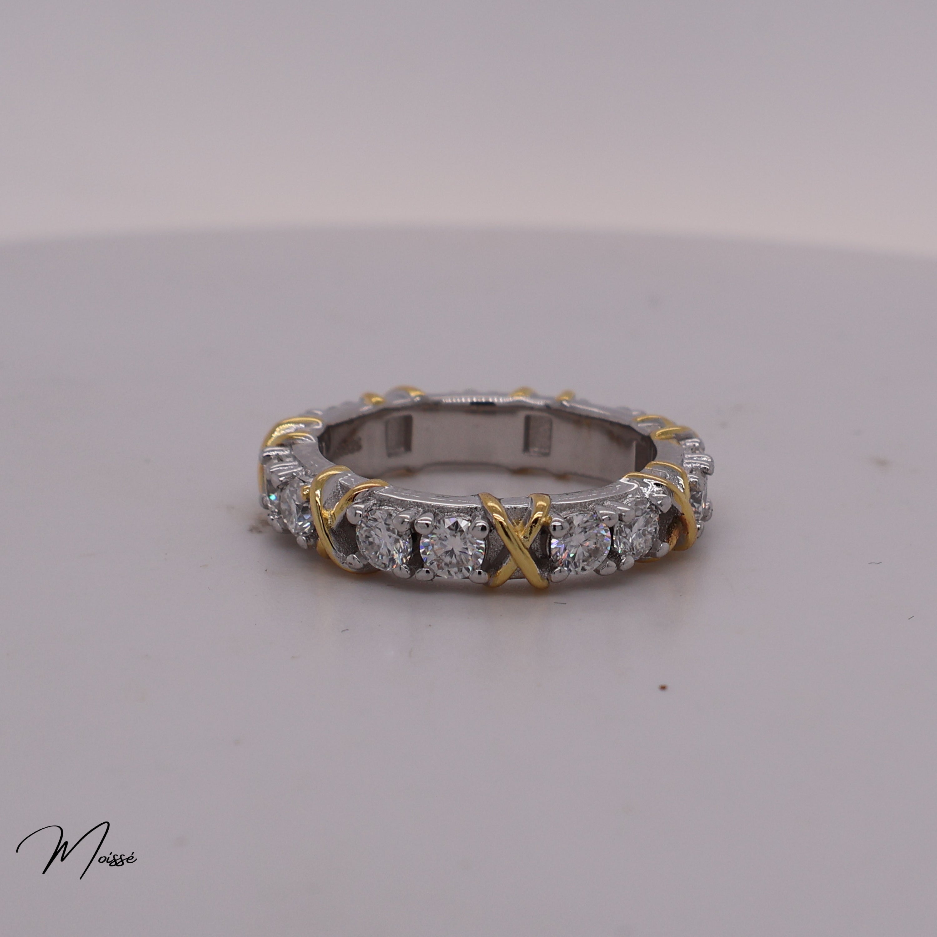 Harlow Band | Two-Tone Moissanite Ring