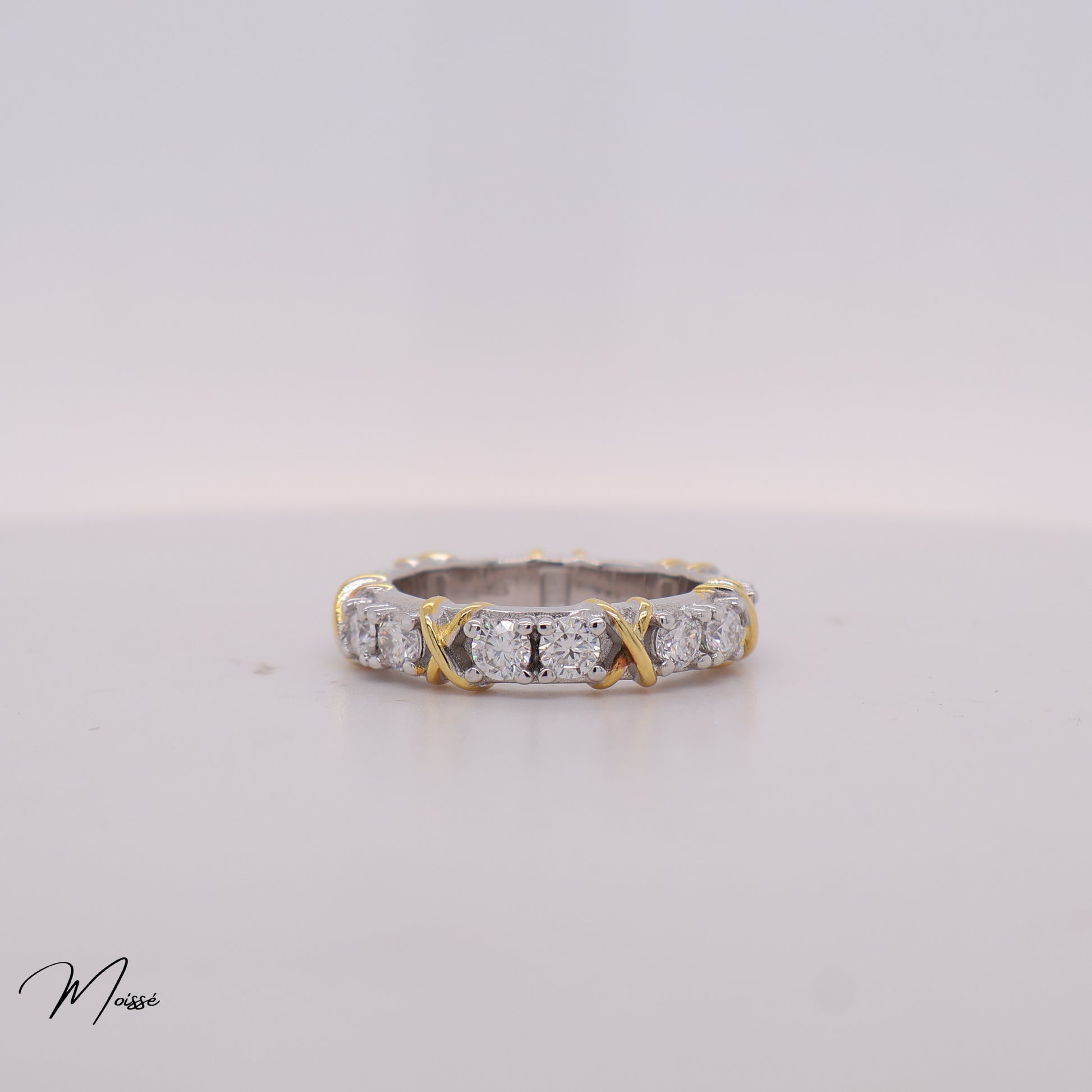 Harlow Band | Two-Tone Moissanite Ring