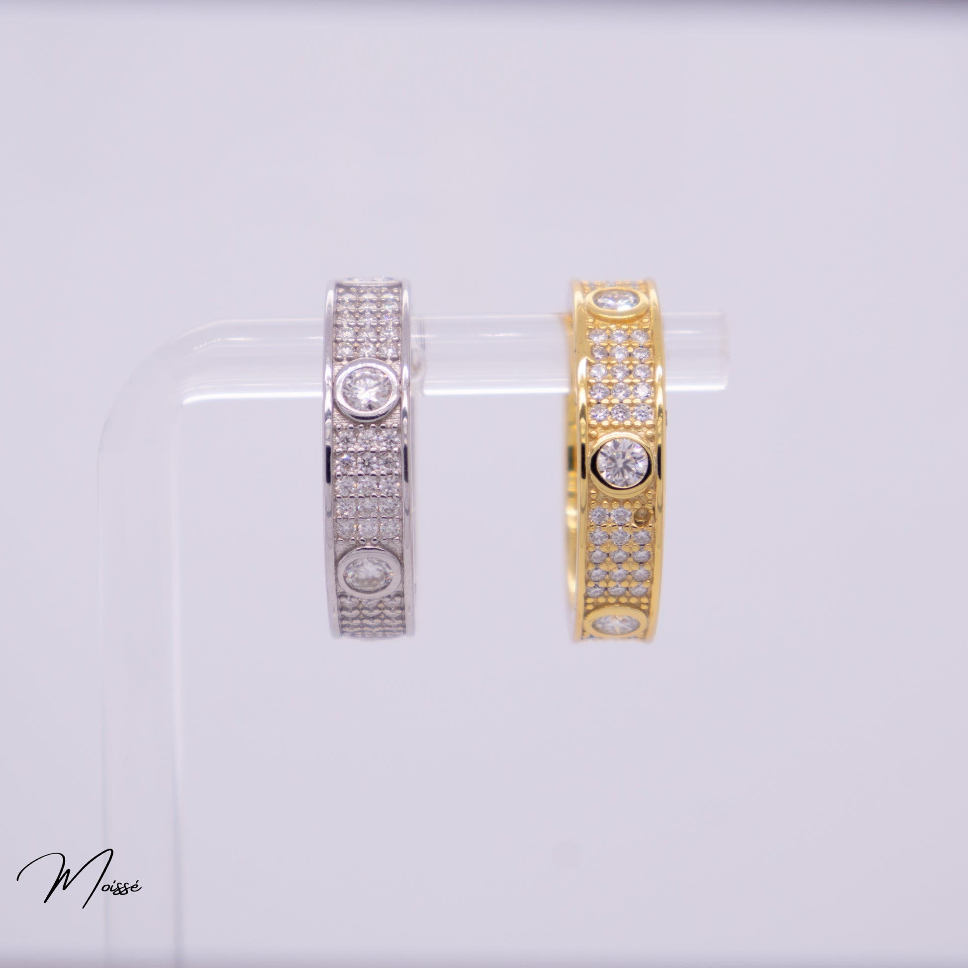 The Amour Band | Moissanite Accent Ring